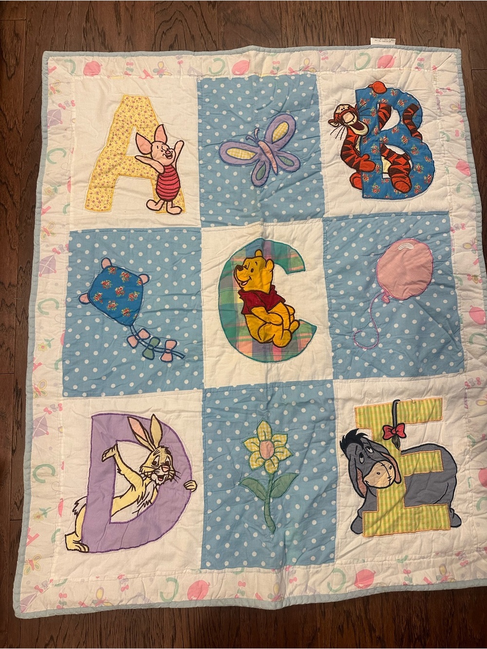 Winnie the Pooh - Classic Pooh - Patchwork Quilt - approx 33in x 40in